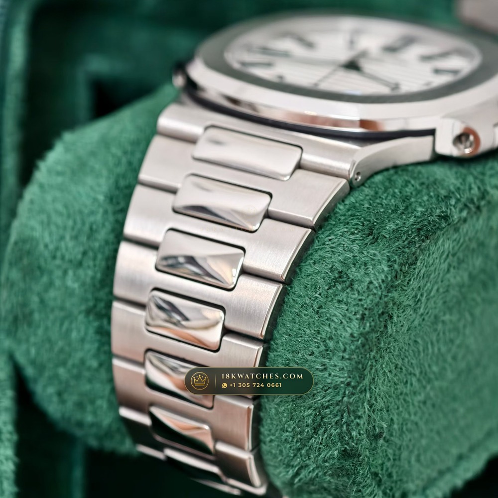 Patek Philippe Nautilus Self-Winding Custom SW Dial Deep Crystal Optics Ref. 5711/1A-011 — Studio Gallery Plate VI in 904L Stainless Steel Custom Architecture (114.8g Verified Mass, Patek Philippe Cal. 26-330 S C / Cal. 324 S C - 21K Gold Rotor)