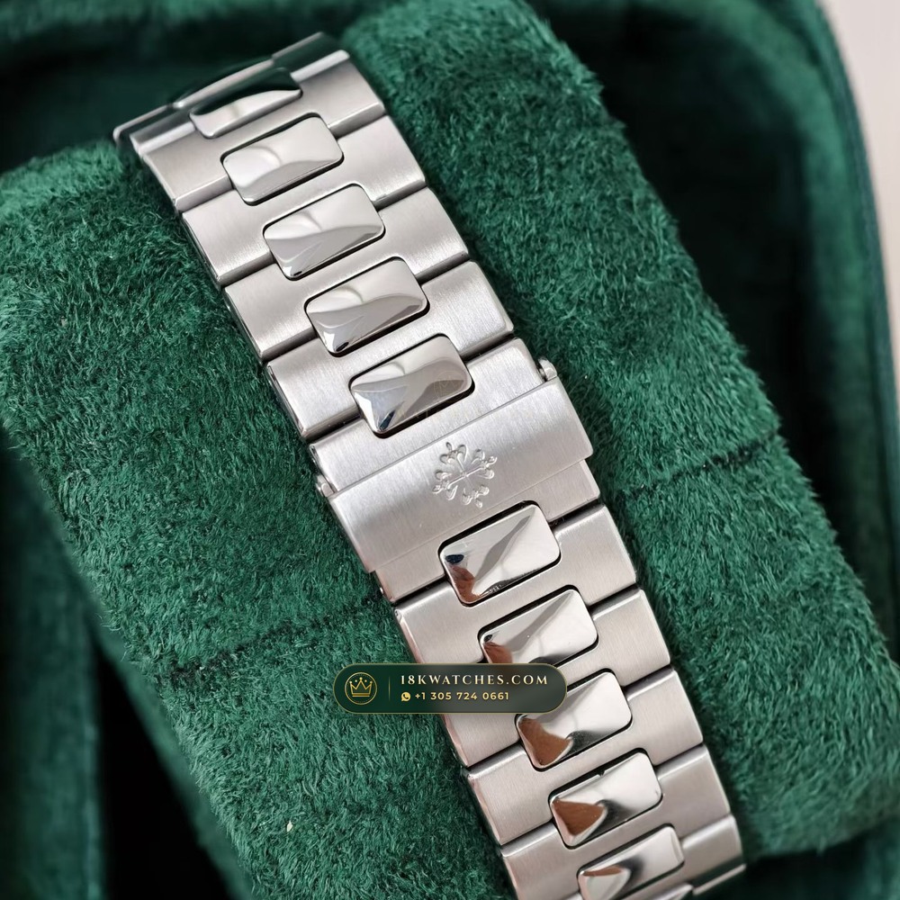Patek Philippe Nautilus Self-Winding Custom SW Dial Deep Crystal Optics Ref. 5711/1A-011 — Studio Gallery Plate VII in 904L Stainless Steel Custom Architecture (114.8g Verified Mass, Patek Philippe Cal. 26-330 S C / Cal. 324 S C - 21K Gold Rotor)