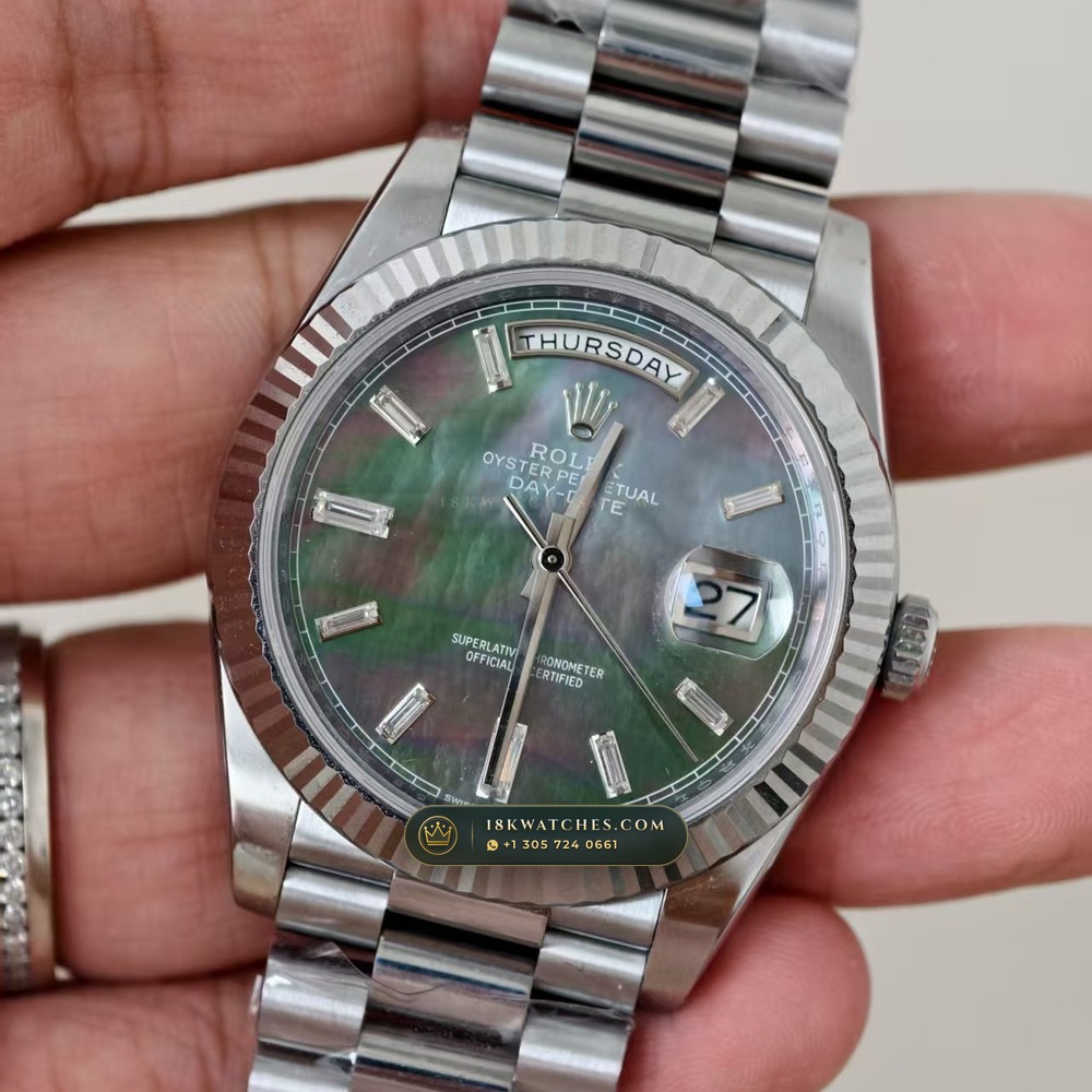 Rolex Day-Date 40 Tahitian Mother-of-Pearl Dial 18K White Gold Ref. 228239 — Studio Gallery Plate II in 18K White Gold Au750 (210.3g Verified Mass, Rolex Manufacture Cal. 3255 - 70h Power Reserve)
