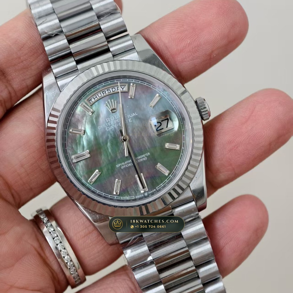 Rolex Day-Date 40 Tahitian Mother-of-Pearl Dial 18K White Gold Ref. 228239 — Studio Gallery Plate III in 18K White Gold Au750 (210.3g Verified Mass, Rolex Manufacture Cal. 3255 - 70h Power Reserve)