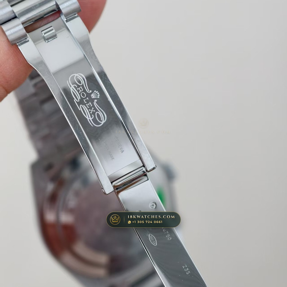 Rolex Day-Date 40 Tahitian Mother-of-Pearl Dial 18K White Gold Ref. 228239 — Studio Gallery Plate VI in 18K White Gold Au750 (210.3g Verified Mass, Rolex Manufacture Cal. 3255 - 70h Power Reserve)