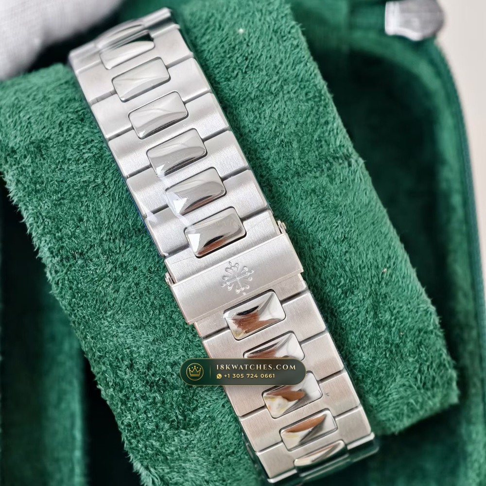 Patek Philippe Nautilus Self-Winding Master Watchmaker Spec Ref. 5711A — Studio Gallery Plate VI in 904L Stainless Steel Custom Architecture (114.9g Verified Mass, Patek Philippe Cal. 26-330 S C / Cal. 324 S C - 21K Gold Rotor)