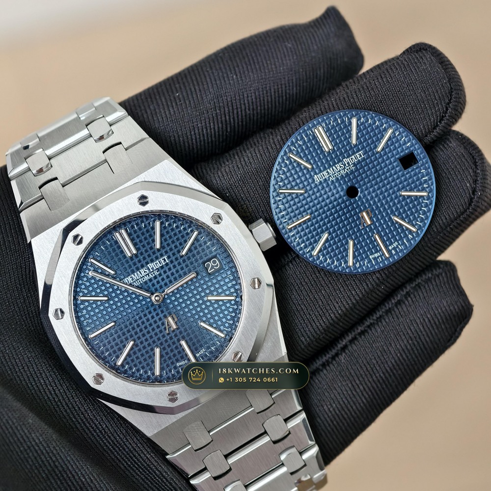 Audemars Piguet Royal Oak Jumbo Extra-Thin 39mm Chronometer Regulated Spec Ref. 15202ST — Studio Gallery Plate II in 904L Stainless Steel Custom Architecture (103.1g Verified Mass, Audemars Piguet Cal. 2121 Ultra-Thin)
