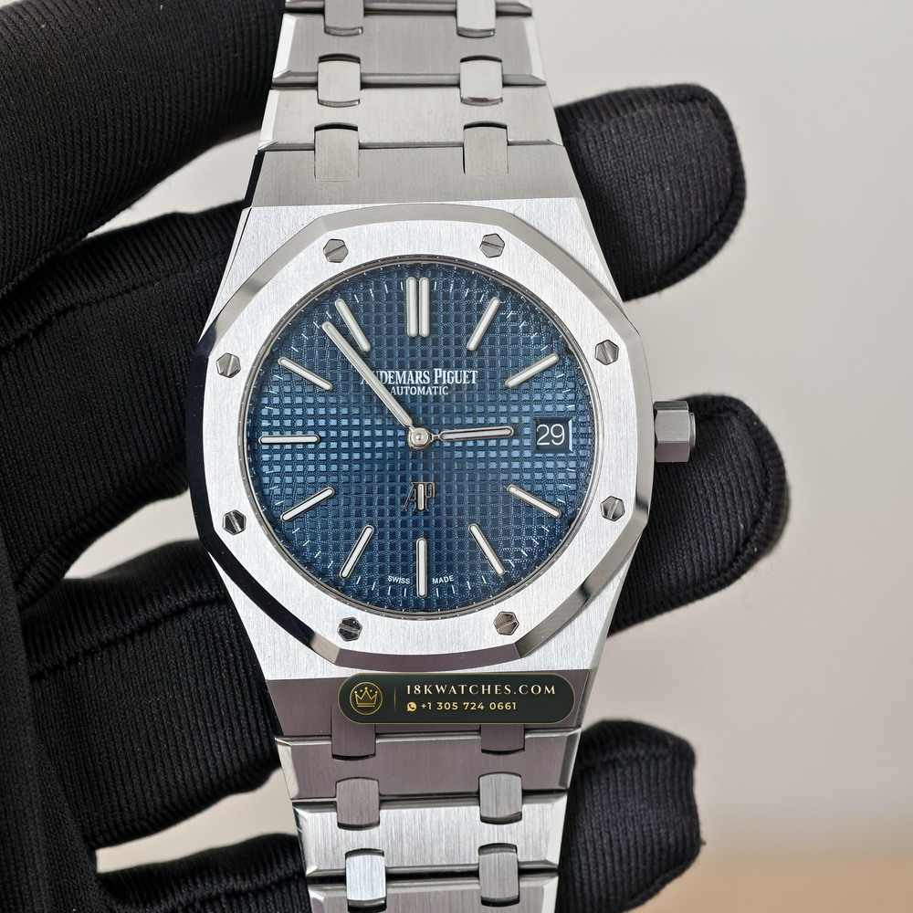 Audemars Piguet Royal Oak Jumbo Extra-Thin 39mm Chronometer Regulated Spec Ref. 15202ST — Studio Gallery Plate III in 904L Stainless Steel Custom Architecture (103.1g Verified Mass, Audemars Piguet Cal. 2121 Ultra-Thin)