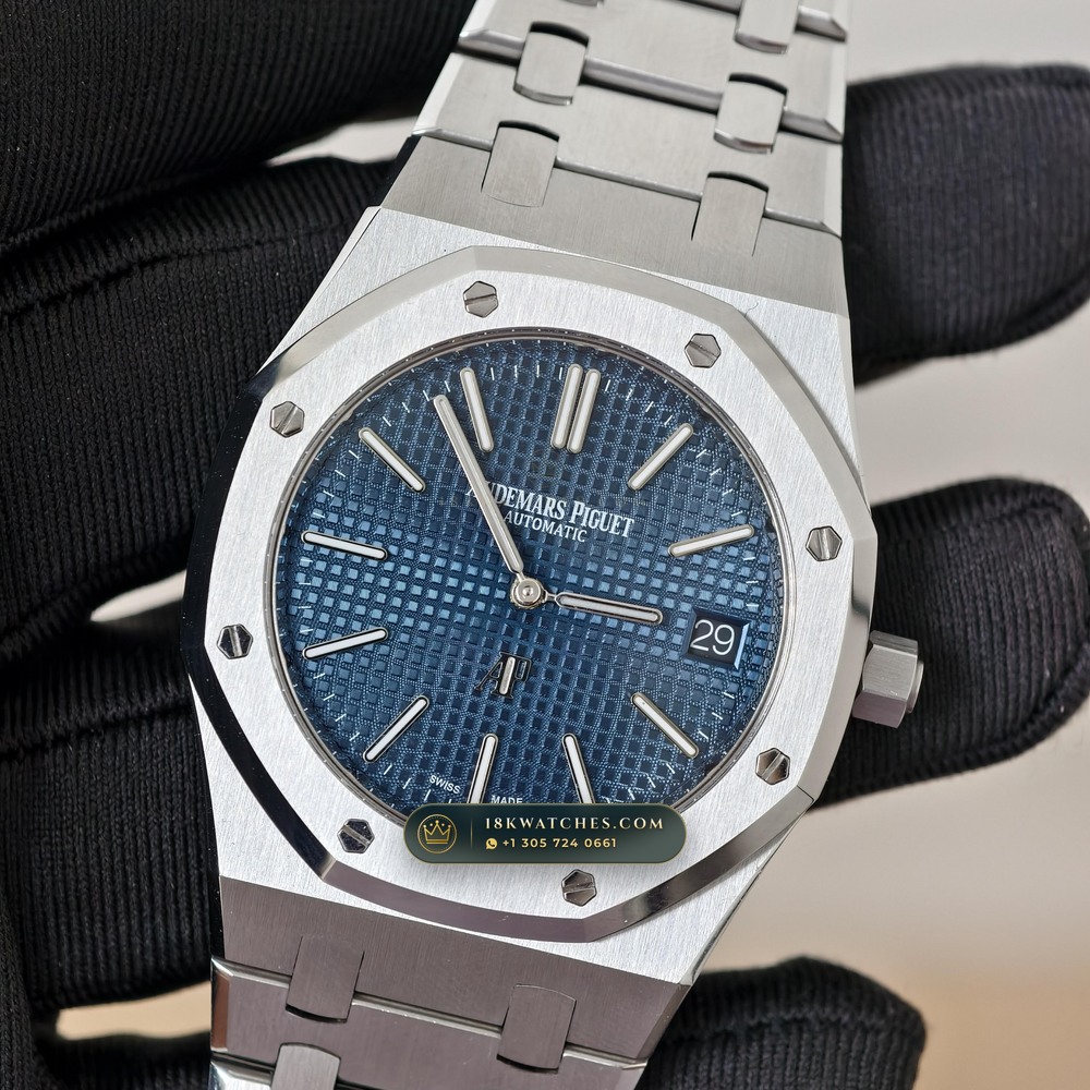 Audemars Piguet Royal Oak Jumbo Extra-Thin 39mm Chronometer Regulated Spec Ref. 15202ST — Studio Gallery Plate V in 904L Stainless Steel Custom Architecture (103.1g Verified Mass, Audemars Piguet Cal. 2121 Ultra-Thin)