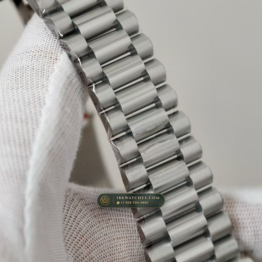Rolex Day-Date 40 Graduated Blue Ombre Dial 18K White Gold Ref. 228239 — Studio Gallery Plate IV in 18K White Gold Au750 (210.6g Verified Mass, Rolex Manufacture Cal. 3255 - 70h Power Reserve)