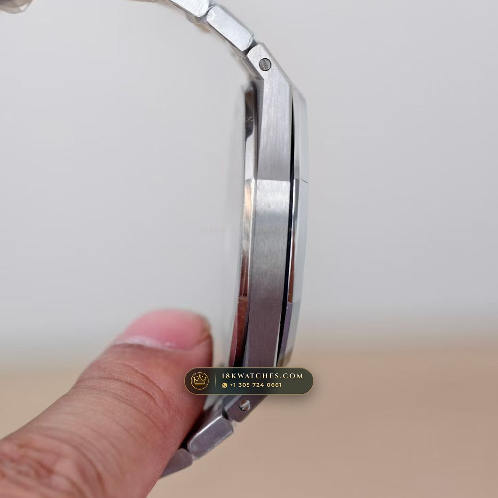 Audemars Piguet Royal Oak Jumbo Extra-Thin 39mm Geneva Atelier Spec Ref. 15202IP — Studio Gallery Plate XI in 904L Stainless Steel Custom Architecture (94.1g Verified Mass, Audemars Piguet Cal. 2121 Ultra-Thin)