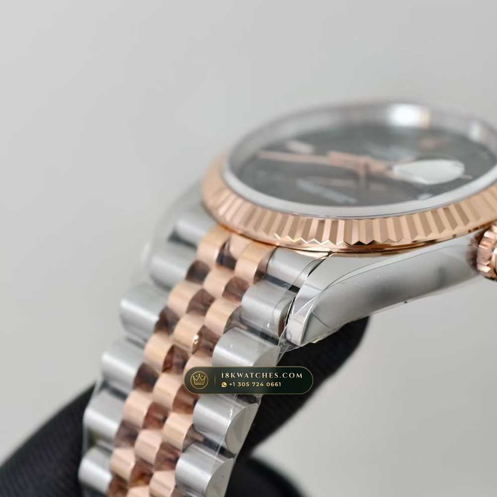 Rolex Datejust 36 Wimbledon Slate Roman Dial Ref. 126231 — Studio Gallery Plate V in 18K Gold & 904L Oystersteel Rolesor (130.1g Verified Mass, Rolex Manufacture Cal. 3235 - 70h Power Reserve)
