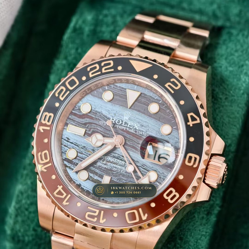 Rolex GMT-Master II 18K Everose Gold Deep Crystal Optics Ref. 126715CHNR — Studio Gallery Plate IV in 18K Rose Gold Au750 (225.8g Verified Mass, Rolex Manufacture Cal. 3285 - 70h Power Reserve)