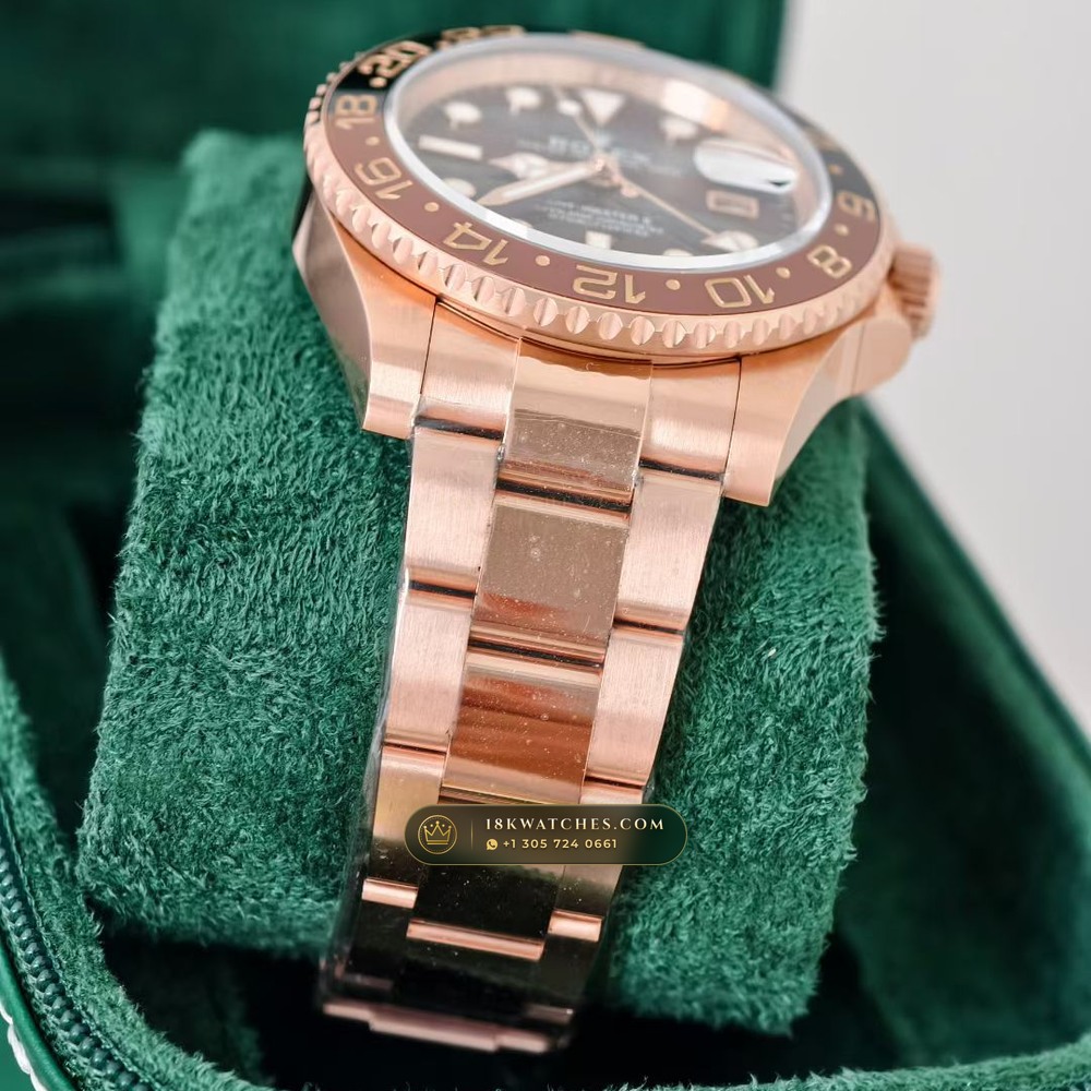 Rolex GMT-Master II 18K Everose Gold Deep Crystal Optics Ref. 126715CHNR — Studio Gallery Plate VI in 18K Rose Gold Au750 (225.8g Verified Mass, Rolex Manufacture Cal. 3285 - 70h Power Reserve)