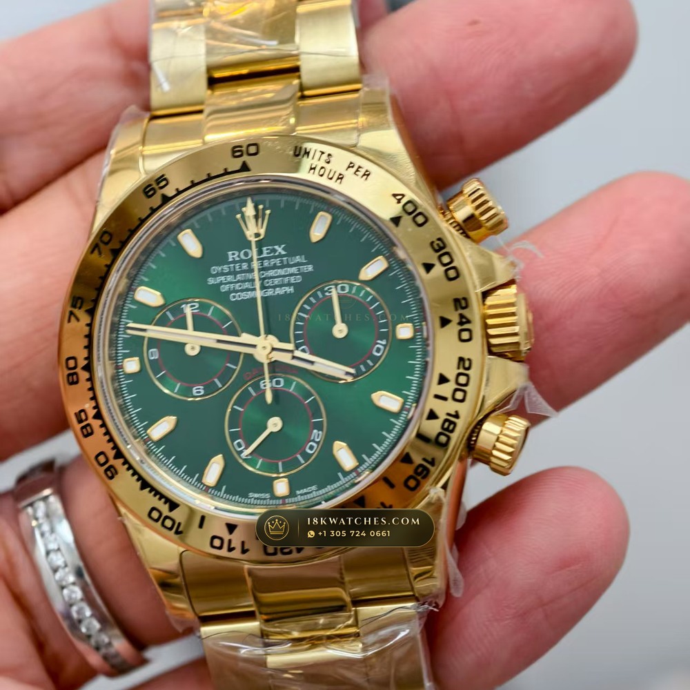 Rolex Cosmograph Daytona John Mayer Emerald Dial 18K Yellow Gold Geneva Atelier Spec Ref. 116508 — Studio Gallery Plate III in 18K Yellow Gold Au750 (216.7g Verified Mass, Rolex Manufacture Cal. 4130 - 72h Power Reserve)