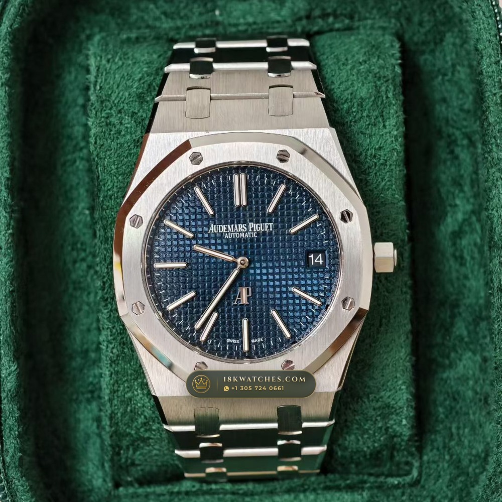 Audemars Piguet Royal Oak Jumbo Extra-Thin 39mm Hand-Chamfered Bevel Spec Ref. 15202ST