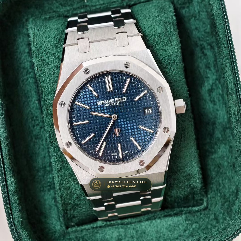 Audemars Piguet Royal Oak Jumbo Extra-Thin 39mm Hand-Chamfered Bevel Spec Ref. 15202ST — Studio Gallery Plate II in 904L Stainless Steel Custom Architecture (103.7g Verified Mass, Audemars Piguet Cal. 2121 Ultra-Thin)