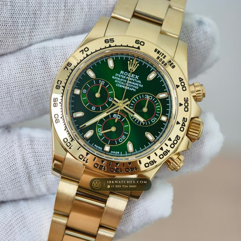 Rolex Cosmograph Daytona John Mayer Emerald Dial 18K Yellow Gold Ref. 116508 — Studio Gallery Plate III in 18K Yellow Gold Au750 (216.7g Verified Mass, Rolex Manufacture Cal. 4130 - 72h Power Reserve)