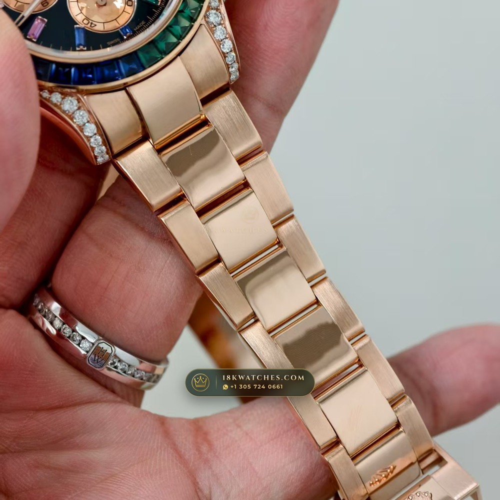 Rolex Cosmograph Daytona Rainbow Sapphire Bezel 18K Everose Gold Custom SW Dial Ref. 116595RBOW — Studio Gallery Plate IV in 18K Rose Gold Au750 (216.5g Verified Mass, Rolex Manufacture Cal. 4130 - 72h Power Reserve)