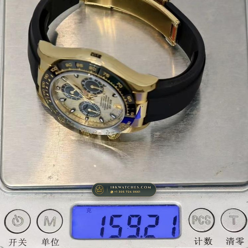 Rolex Cosmograph Daytona 18K Yellow Gold Geneva Atelier Spec Ref. 116518LN — Studio Gallery Plate IX in 18K Yellow Gold Au750 (160.7g Verified Mass, Rolex Manufacture Cal. 4130 - 72h Power Reserve)