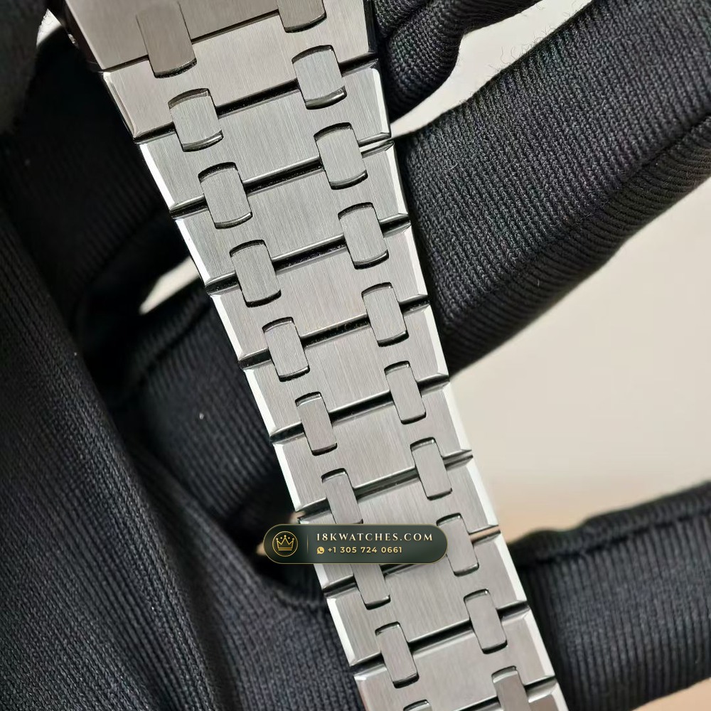 Audemars Piguet Royal Oak Selfwinding 37mm Hand-Chamfered Bevel Spec Ref. 15450ST — Studio Gallery Plate VI in 904L Stainless Steel Custom Architecture (132.7g Verified Mass, Audemars Piguet Cal. 3120 / Cal. 5900)