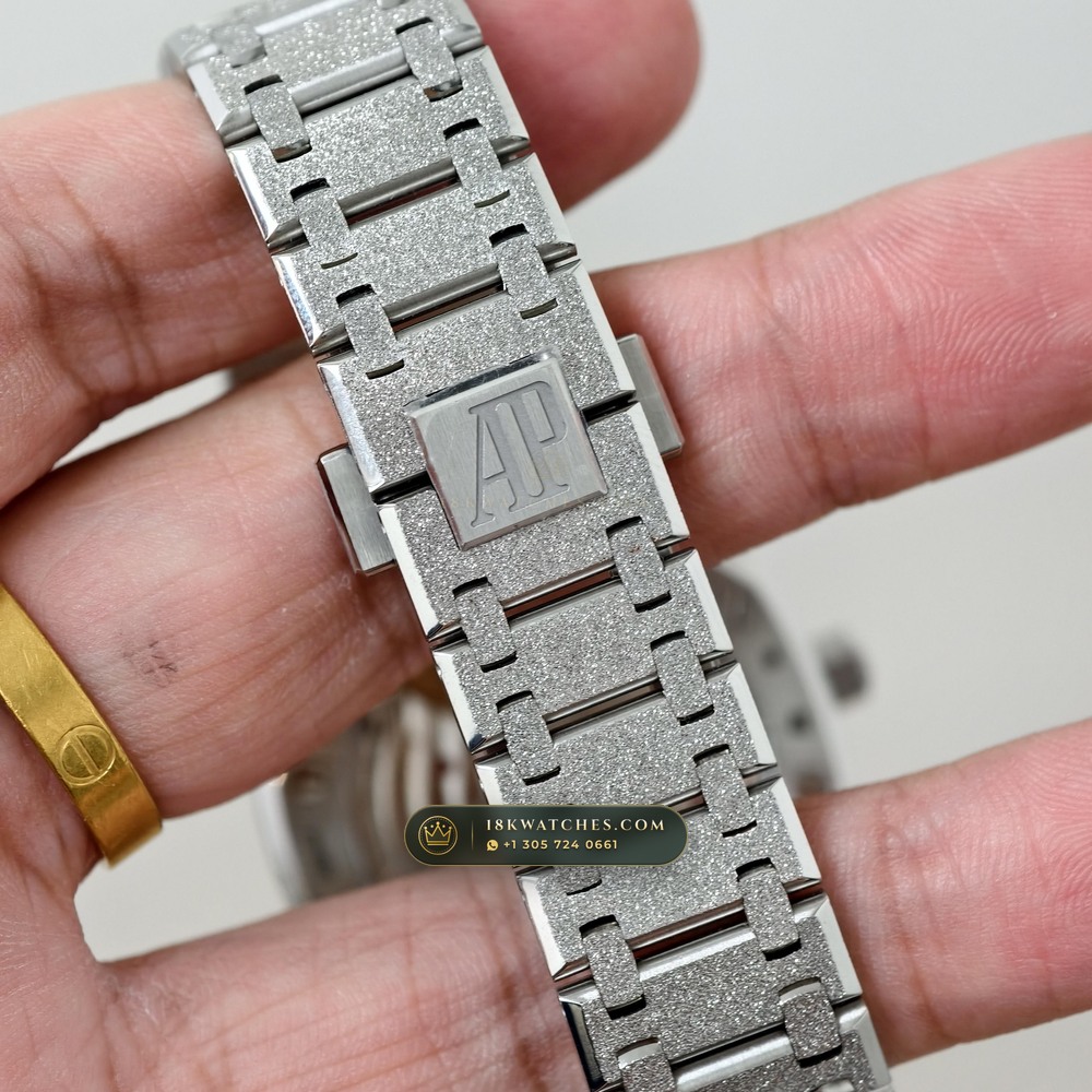 Audemars Piguet Royal Oak Jumbo Extra-Thin 39mm Geneva Atelier Spec Ref. 16202XT.OO.1240XT.01 — Studio Gallery Plate V in Grade 5 Titanium Monobloc (94.3g Verified Mass, Audemars Piguet Cal. 7121)