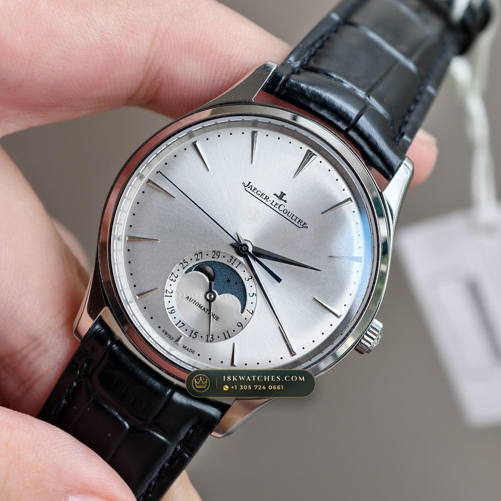 Jaeger-LeCoultre Master Ultra Thin Moon 39mm Silver Sunray Dial Ref. Q1368430 — Studio Gallery Plate III in 904L Stainless Steel Custom Architecture (68.5g Verified Mass, Jaeger-LeCoultre Manufacture Cal. 925 / Cal. 899)