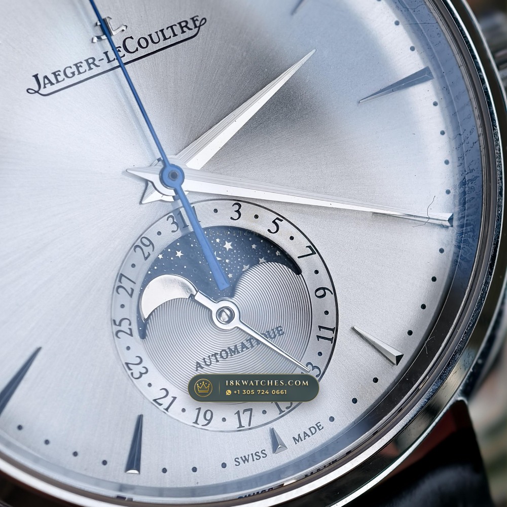 Jaeger-LeCoultre Master Ultra Thin Moon 39mm Silver Sunray Dial Ref. Q1368430 — Studio Gallery Plate IV in 904L Stainless Steel Custom Architecture (68.5g Verified Mass, Jaeger-LeCoultre Manufacture Cal. 925 / Cal. 899)