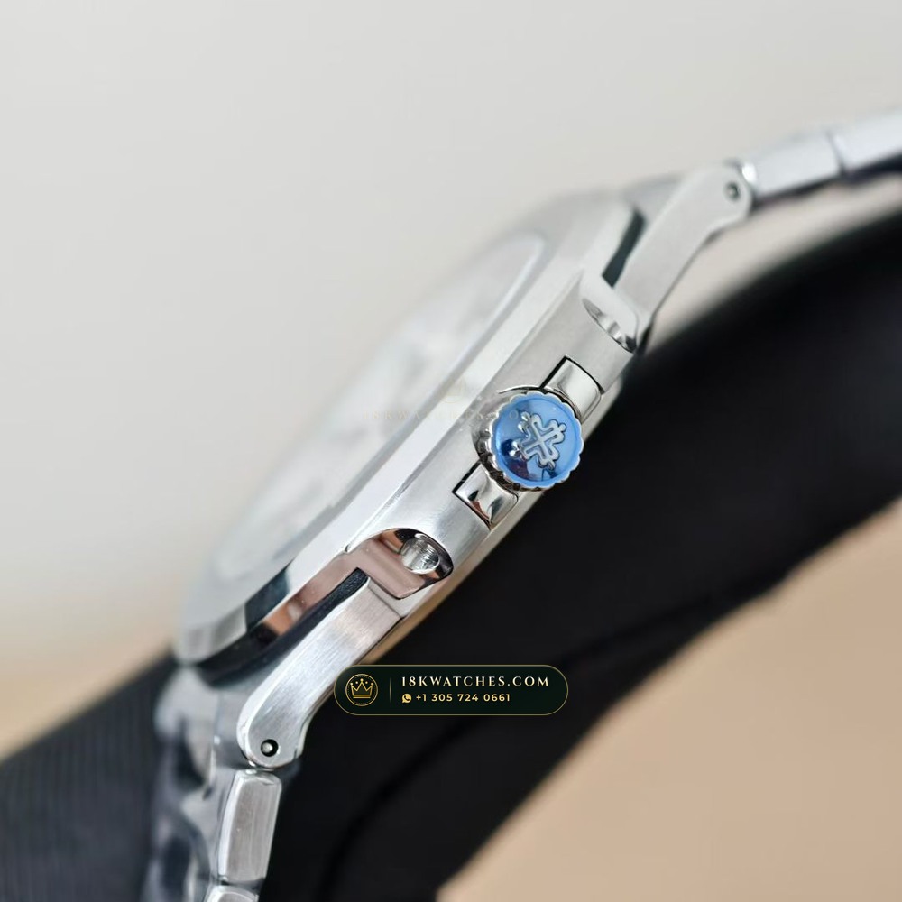 Patek Philippe Nautilus Self-Winding Custom SW Dial 22K Gold Rotor Ref. 5711/1A-011 — Studio Gallery Plate V in 904L Stainless Steel Custom Architecture (114.6g Verified Mass, Patek Philippe Cal. 26-330 S C / Cal. 324 S C - 21K Gold Rotor)
