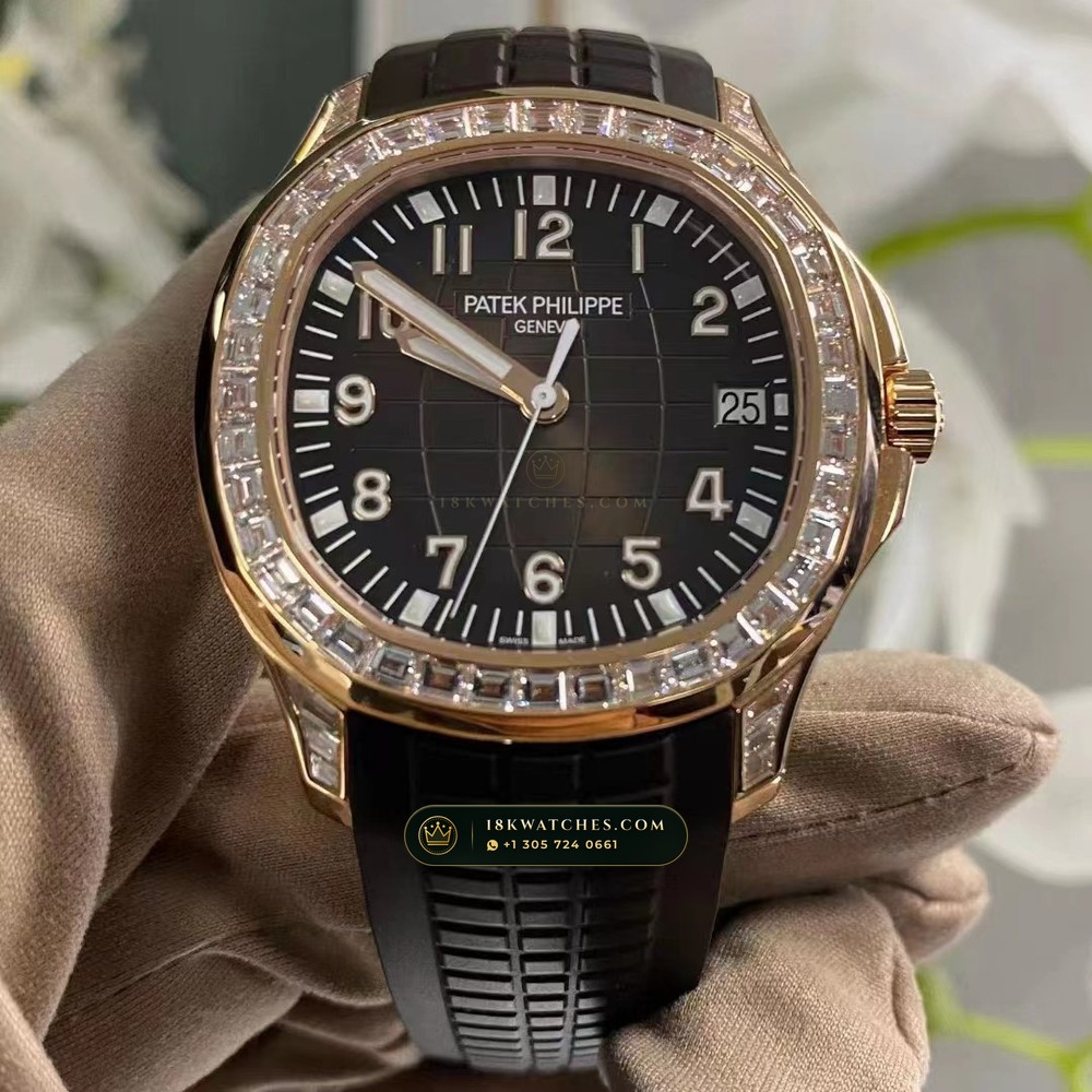 Patek Philippe Aquanaut Extra-Large Self-Winding Diamond-Set Bezel 18K Rose Gold Ref. 5167/300R-010