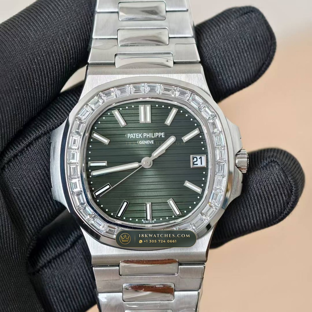 Patek Philippe Nautilus Self-Winding Diamond-Set Bezel Custom SW Dial Free-Sprung Calibre Ref. 5711/1300A-001