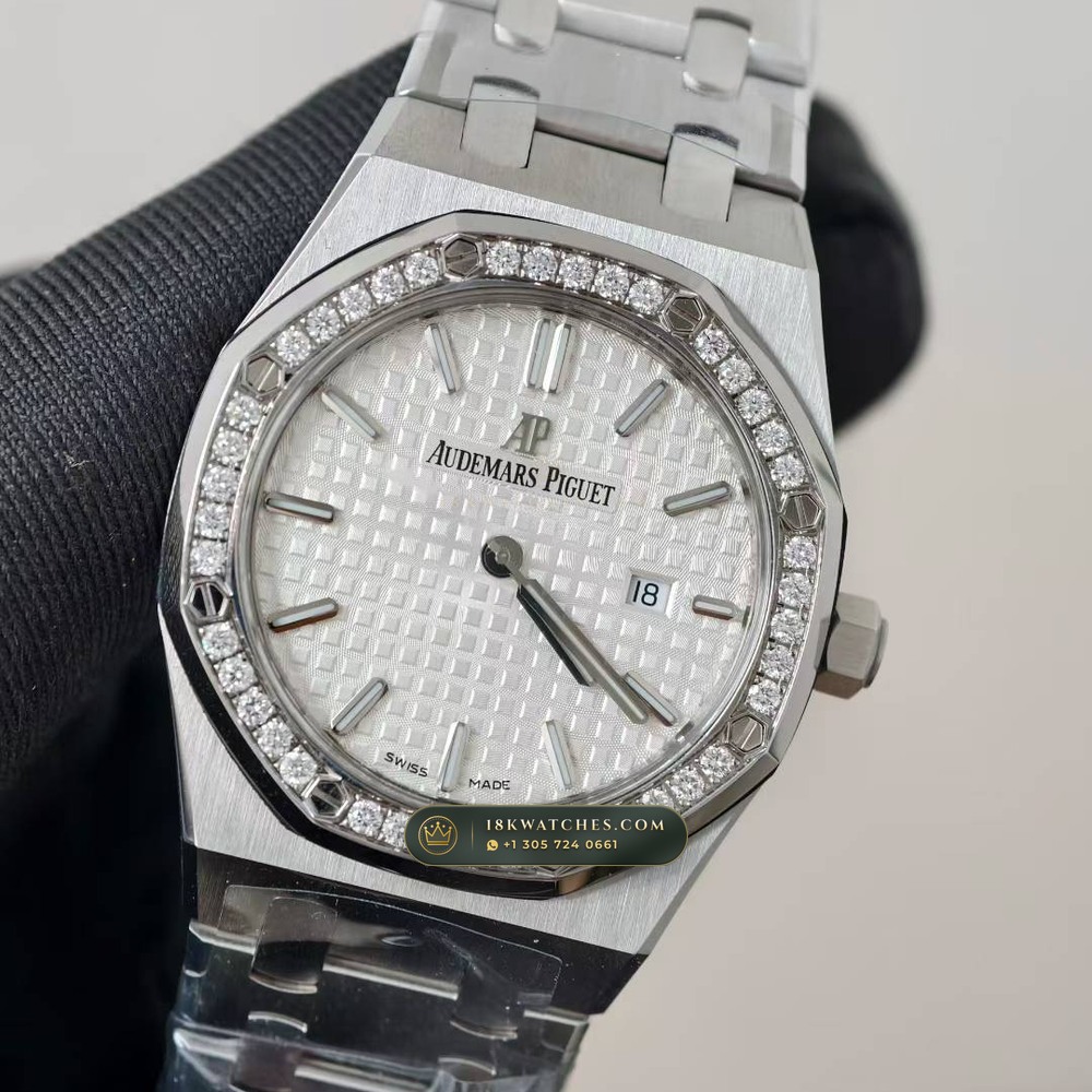Audemars Piguet Royal Oak Ladies 33mm Diamond-Set Bezel Ref. 67651ST — Studio Gallery Plate II in 904L Stainless Steel Custom Architecture (89.1g Verified Mass, Audemars Piguet Cal. 2713)