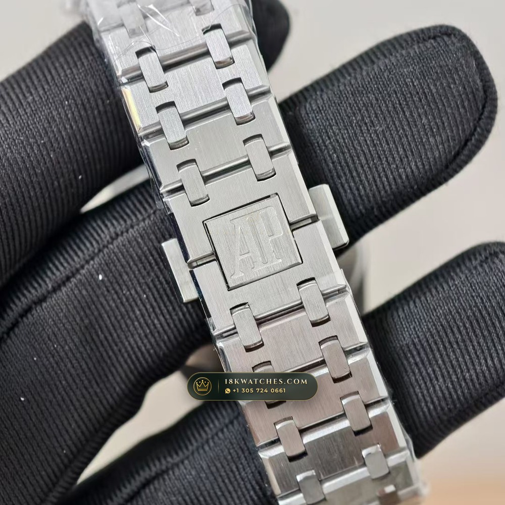 Audemars Piguet Royal Oak Ladies 33mm Diamond-Set Bezel Ref. 67651ST — Studio Gallery Plate VI in 904L Stainless Steel Custom Architecture (89.1g Verified Mass, Audemars Piguet Cal. 2713)