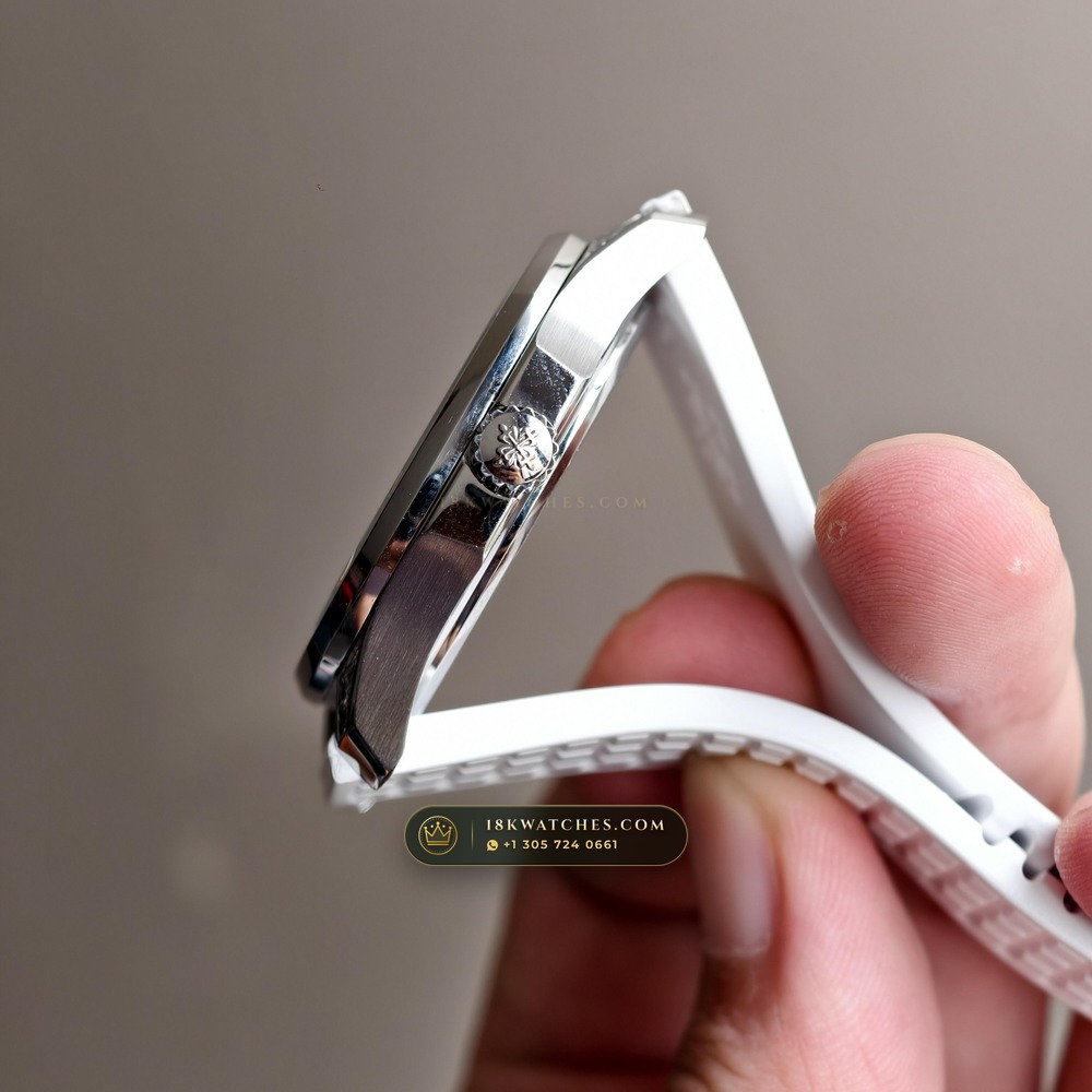 Patek Philippe Aquanaut Luce Haute Joaillerie 18K White Gold Ref. 5062/450G-010 — Studio Gallery Plate VII in 18K White Gold Au750 (114.5g Verified Mass, Patek Philippe Cal. 26-330 S C - 21K Gold Rotor)