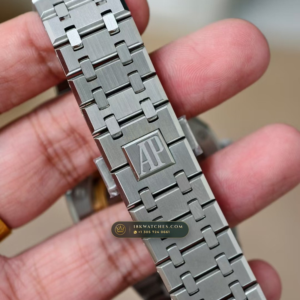 Audemars Piguet Royal Oak Selfwinding 41mm Chronometer Regulated Spec Ref. 15500ST — Studio Gallery Plate VIII in 904L Stainless Steel Custom Architecture (166.8g Verified Mass, Audemars Piguet Cal. 4302 - 70h Power Reserve)