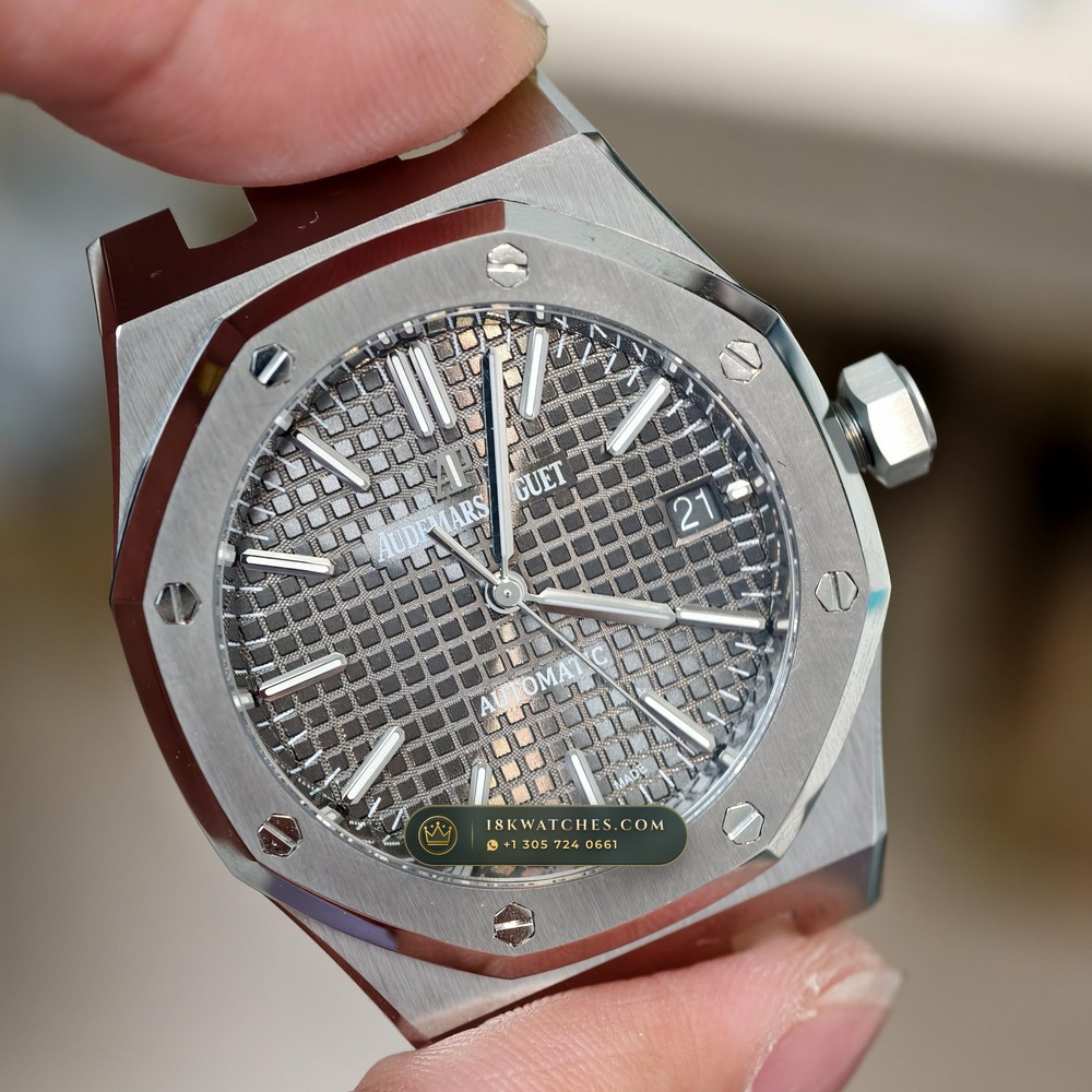 Audemars Piguet Royal Oak Selfwinding 37mm Sapphire Caseback Spec Ref. 15450ST