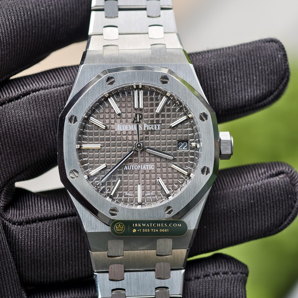 Audemars Piguet Royal Oak Selfwinding 37mm Sapphire Caseback Spec Ref. 15450ST — Studio Gallery Plate II in 904L Stainless Steel Custom Architecture (132.2g Verified Mass, Audemars Piguet Cal. 3120 / Cal. 5900)