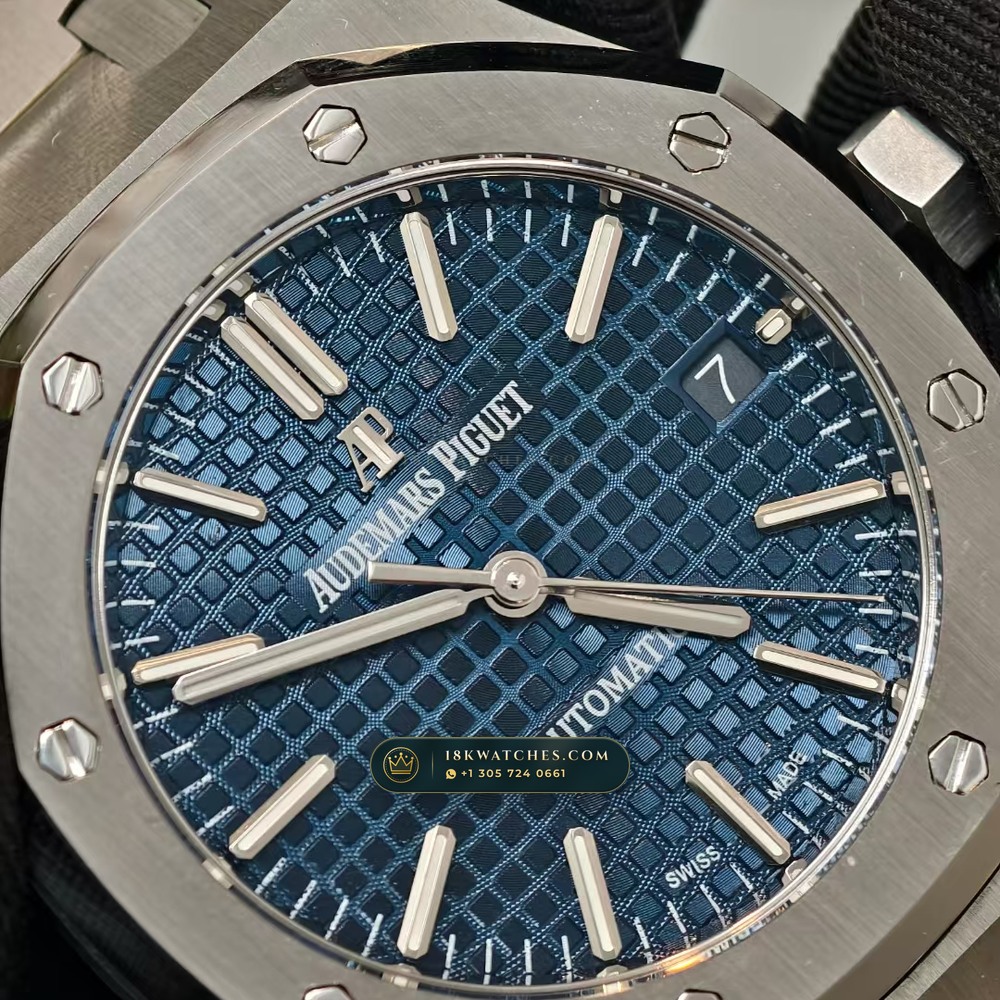 Audemars Piguet Royal Oak Selfwinding 37mm Master Watchmaker Spec Ref. 15450ST — Studio Gallery Plate IV in 904L Stainless Steel Custom Architecture (132.6g Verified Mass, Audemars Piguet Cal. 3120 / Cal. 5900)