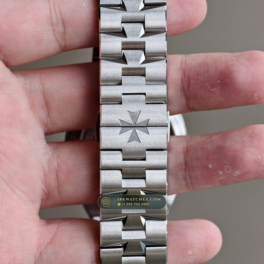 Vacheron Constantin Overseas Self-Winding 41mm Ref. 4500V/110A-B128 — Studio Gallery Plate X in 904L Stainless Steel Custom Architecture (152.1g Verified Mass, Vacheron Constantin Cal. 5100 - 22K Gold Maltese Rotor)