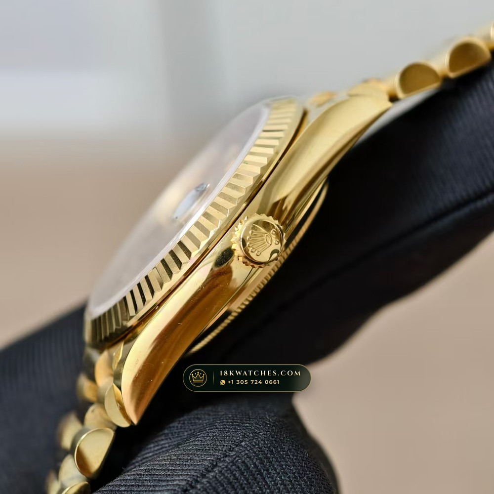 Rolex Day-Date 40 Champagne Sunray Dial 18K Yellow Gold Ref. 228238 — Studio Gallery Plate IV in 18K Yellow Gold Au750 (210.8g Verified Mass, Rolex Manufacture Cal. 3255 - 70h Power Reserve)