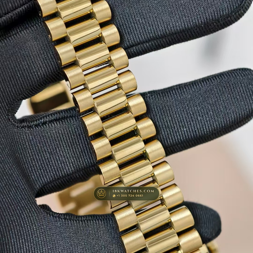 Rolex Day-Date 40 Champagne Sunray Dial 18K Yellow Gold Ref. 228238 — Studio Gallery Plate VII in 18K Yellow Gold Au750 (210.8g Verified Mass, Rolex Manufacture Cal. 3255 - 70h Power Reserve)