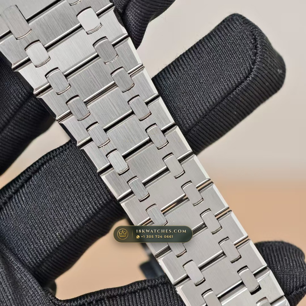 Audemars Piguet Royal Oak Selfwinding 41mm Ref. 15400ST — Studio Gallery Plate VI in 904L Stainless Steel Custom Architecture (166.8g Verified Mass, Audemars Piguet Cal. 3120 - 22K Gold Rotor)