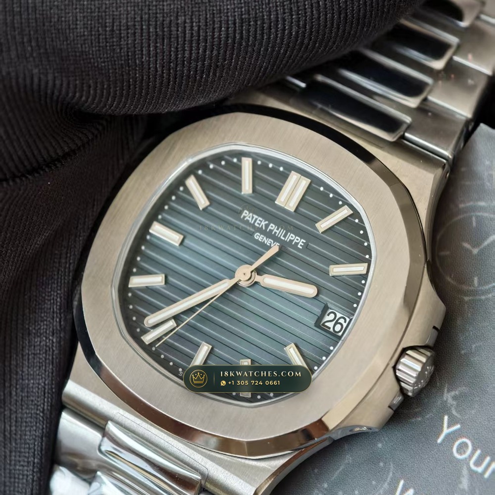 Patek Philippe Nautilus Self-Winding Custom SW Dial Free-Sprung Calibre Ref. 5711A — Studio Gallery Plate III in 904L Stainless Steel Custom Architecture (114.9g Verified Mass, Patek Philippe Cal. 26-330 S C / Cal. 324 S C - 21K Gold Rotor)
