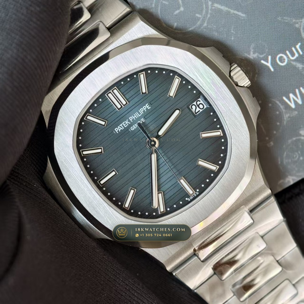 Patek Philippe Nautilus Self-Winding Custom SW Dial Free-Sprung Calibre Ref. 5711A — Studio Gallery Plate IV in 904L Stainless Steel Custom Architecture (114.9g Verified Mass, Patek Philippe Cal. 26-330 S C / Cal. 324 S C - 21K Gold Rotor)