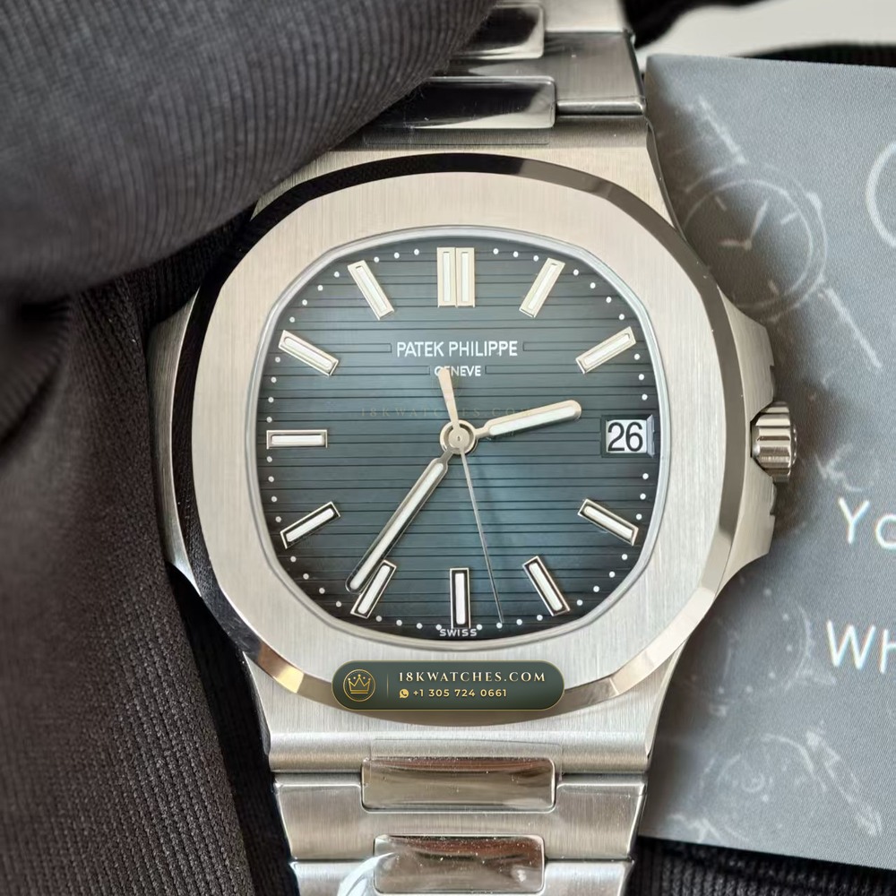 Patek Philippe Nautilus Self-Winding Custom SW Dial Free-Sprung Calibre Ref. 5711A — Studio Gallery Plate V in 904L Stainless Steel Custom Architecture (114.9g Verified Mass, Patek Philippe Cal. 26-330 S C / Cal. 324 S C - 21K Gold Rotor)