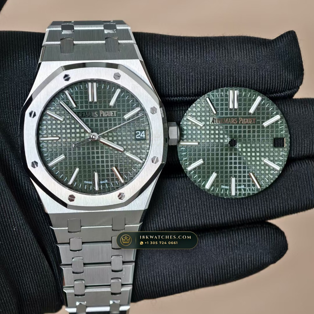 Audemars Piguet Royal Oak Selfwinding 41mm Sunray Emerald / Khaki Green Dial Ref. 15510ST