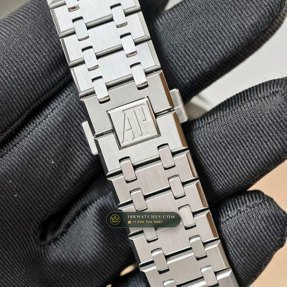 Audemars Piguet Royal Oak Selfwinding 41mm Sunray Emerald / Khaki Green Dial Ref. 15510ST — Studio Gallery Plate VI in 904L Stainless Steel Custom Architecture (166.6g Verified Mass, Audemars Piguet Cal. 4302 - 70h Power Reserve)