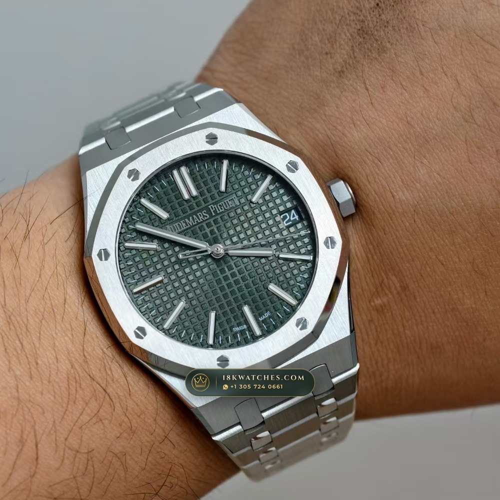 Audemars Piguet Royal Oak Selfwinding 41mm Sunray Emerald / Khaki Green Dial Ref. 15510ST — Studio Gallery Plate VIII in 904L Stainless Steel Custom Architecture (166.6g Verified Mass, Audemars Piguet Cal. 4302 - 70h Power Reserve)