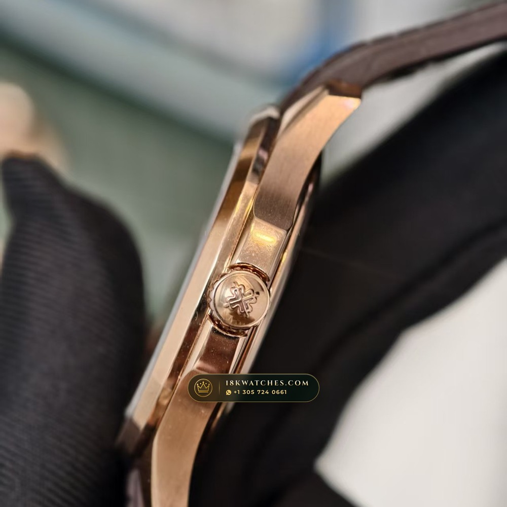 Patek Philippe Aquanaut Extra-Large Self-Winding 18K Rose Gold Master Watchmaker Spec Ref. 5167R — Studio Gallery Plate IV in 18K Rose Gold Au750 (108.6g Verified Mass, Patek Philippe Cal. 324 S C - 21K Gold Rotor)