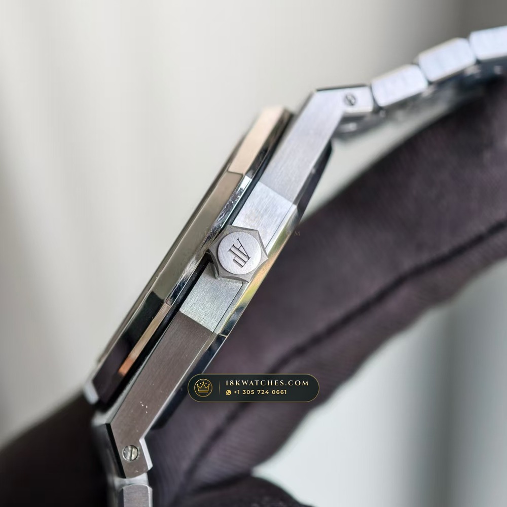 Audemars Piguet Royal Oak Double Balance Wheel Openworked 41mm 18K White Gold Ref. 15412BC — Studio Gallery Plate V in 18K White Gold Au750 (224.8g Verified Mass, Audemars Piguet Cal. 3132 Dual-Balance Openworked)