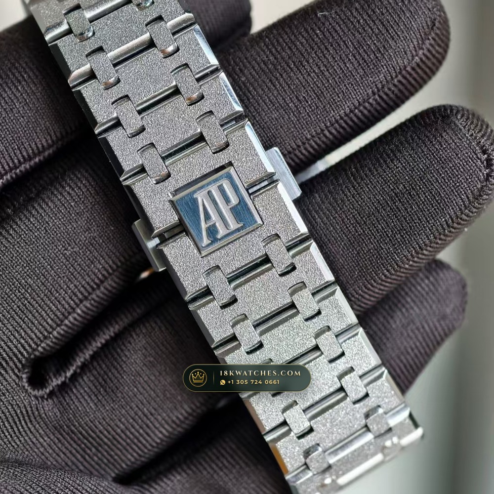Audemars Piguet Royal Oak Double Balance Wheel Openworked 41mm 18K White Gold Ref. 15412BC — Studio Gallery Plate VII in 18K White Gold Au750 (224.8g Verified Mass, Audemars Piguet Cal. 3132 Dual-Balance Openworked)