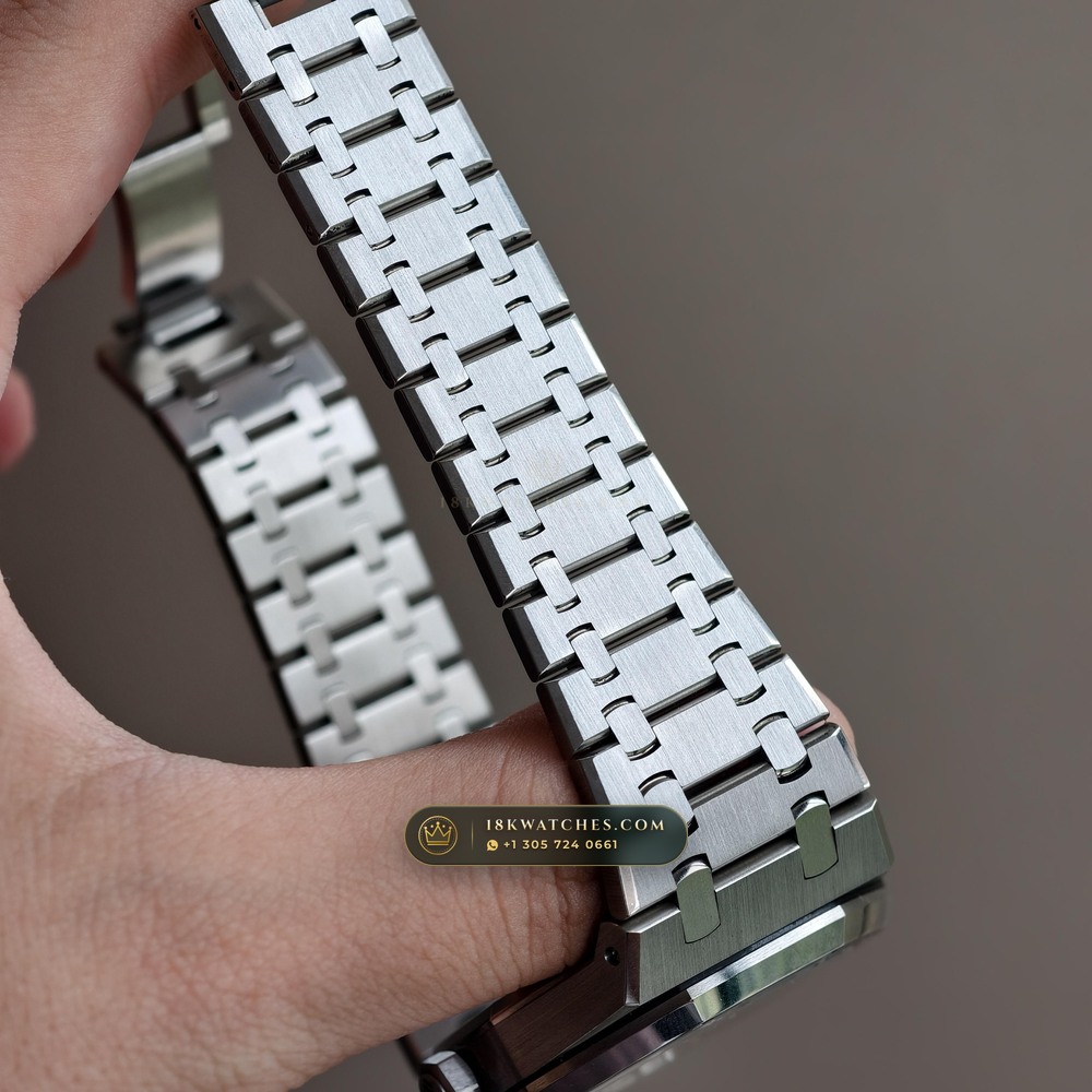 Audemars Piguet Royal Oak Selfwinding 41mm Custom Tapestry Dial 22K Gold Rotor Ref. 15510ST — Studio Gallery Plate VIII in 904L Stainless Steel Custom Architecture (166.4g Verified Mass, Audemars Piguet Cal. 4302 - 70h Power Reserve)