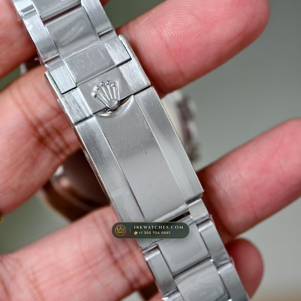 Rolex Cosmograph Daytona Beach Roman Mother-of-Pearl Dial 18K White Gold Ref. 116519 — Studio Gallery Plate VI in 18K White Gold Au750 (139.0g Verified Mass, Rolex Manufacture Cal. 4130 - 72h Power Reserve)