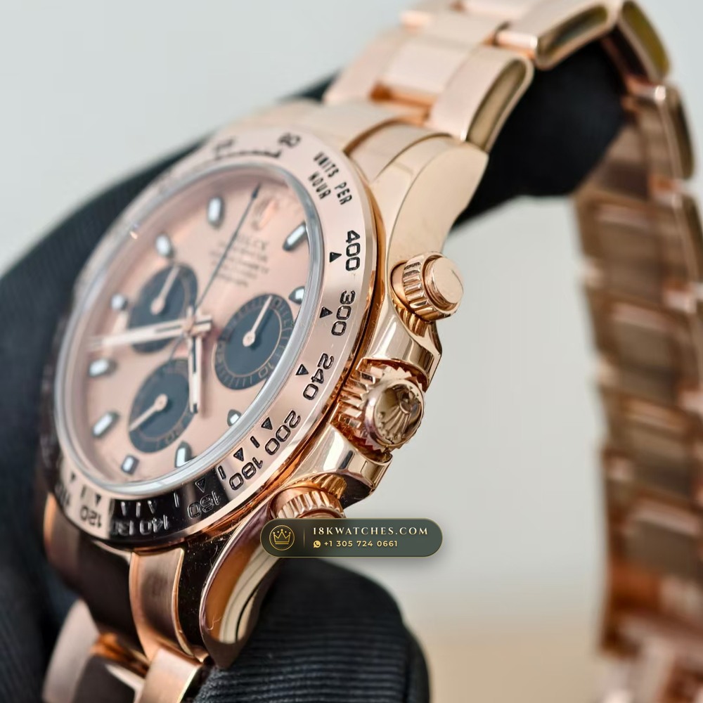 Rolex Cosmograph Daytona 18K Everose Gold Sapphire Caseback Spec Ref. 116505 — Studio Gallery Plate V in 18K Rose Gold Au750 (216.8g Verified Mass, Rolex Manufacture Cal. 4130 - 72h Power Reserve)